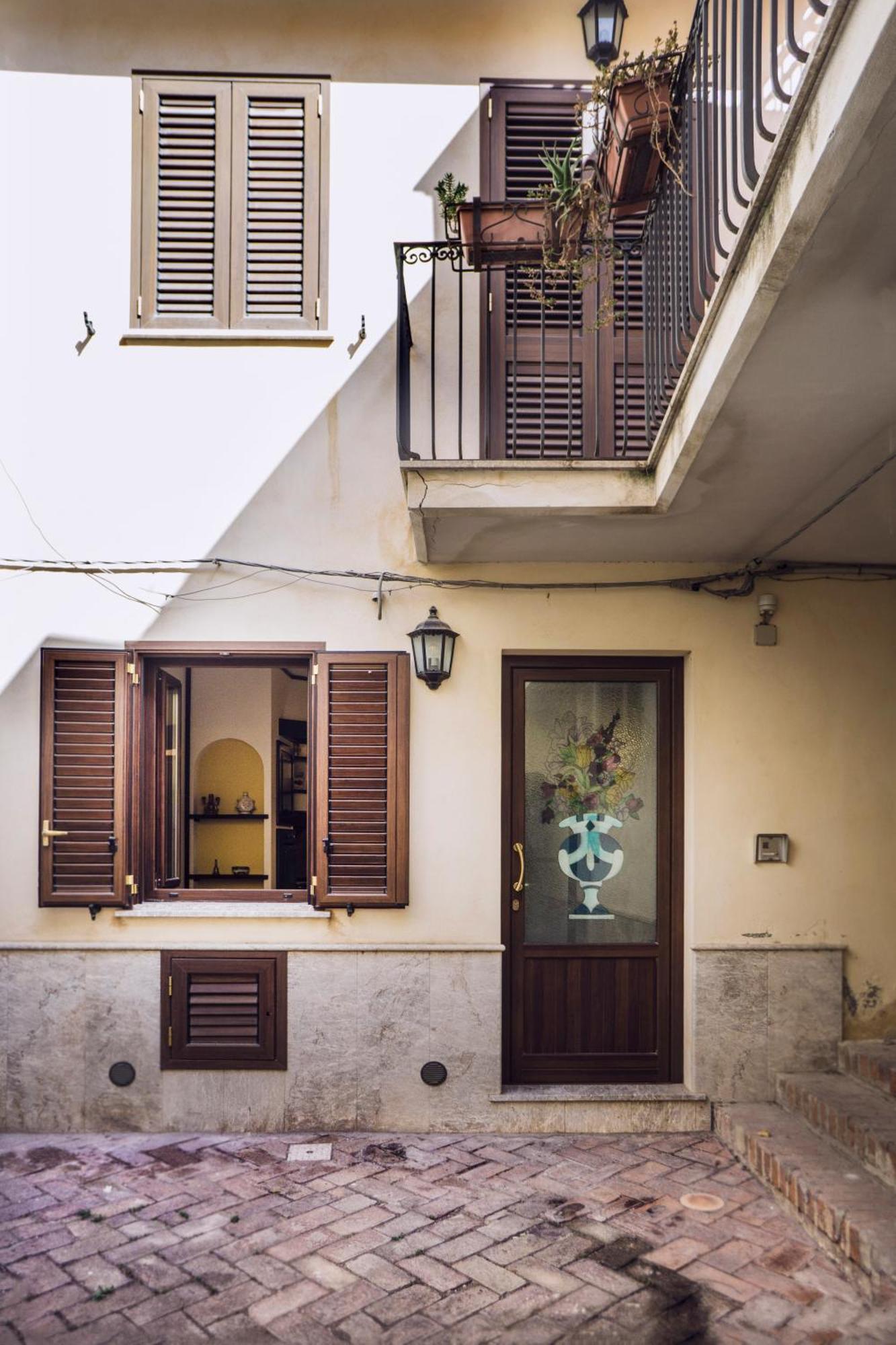 דירות Tina House - Il Cortile Nel Centro Storico Di טאורמינה מראה חיצוני תמונה